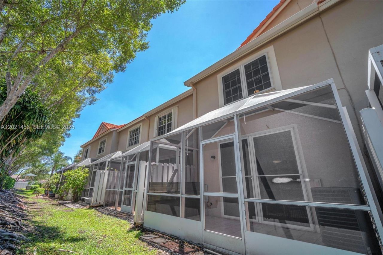 800 Sorrento Dr., Unit 2, Weston, FL 33326 Photo