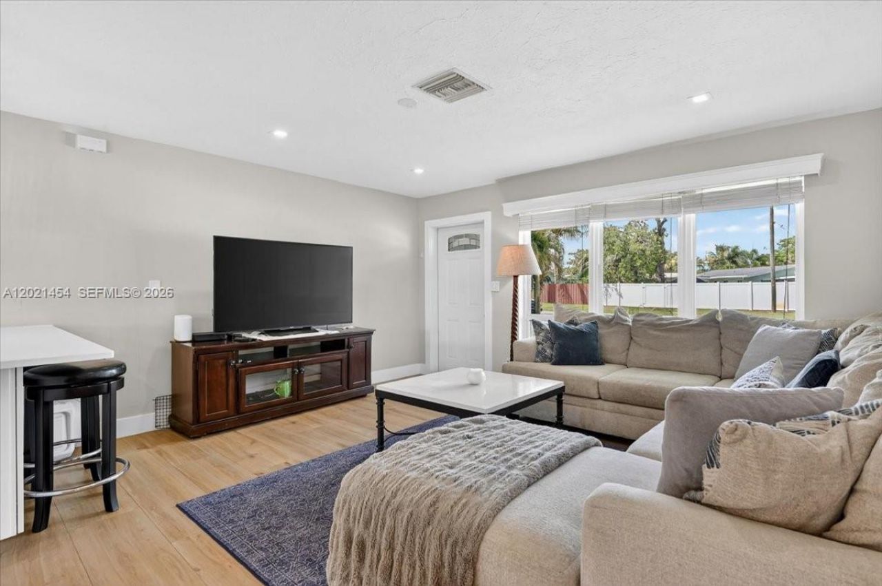 164 NE 30th St, Wilton Manors, FL 33334 Photo