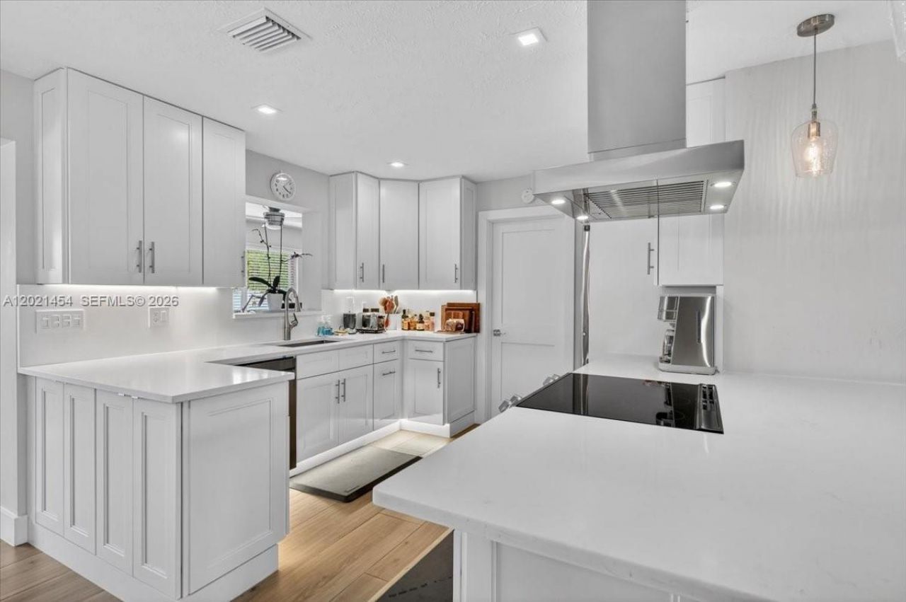 164 NE 30th St, Wilton Manors, FL 33334 Photo