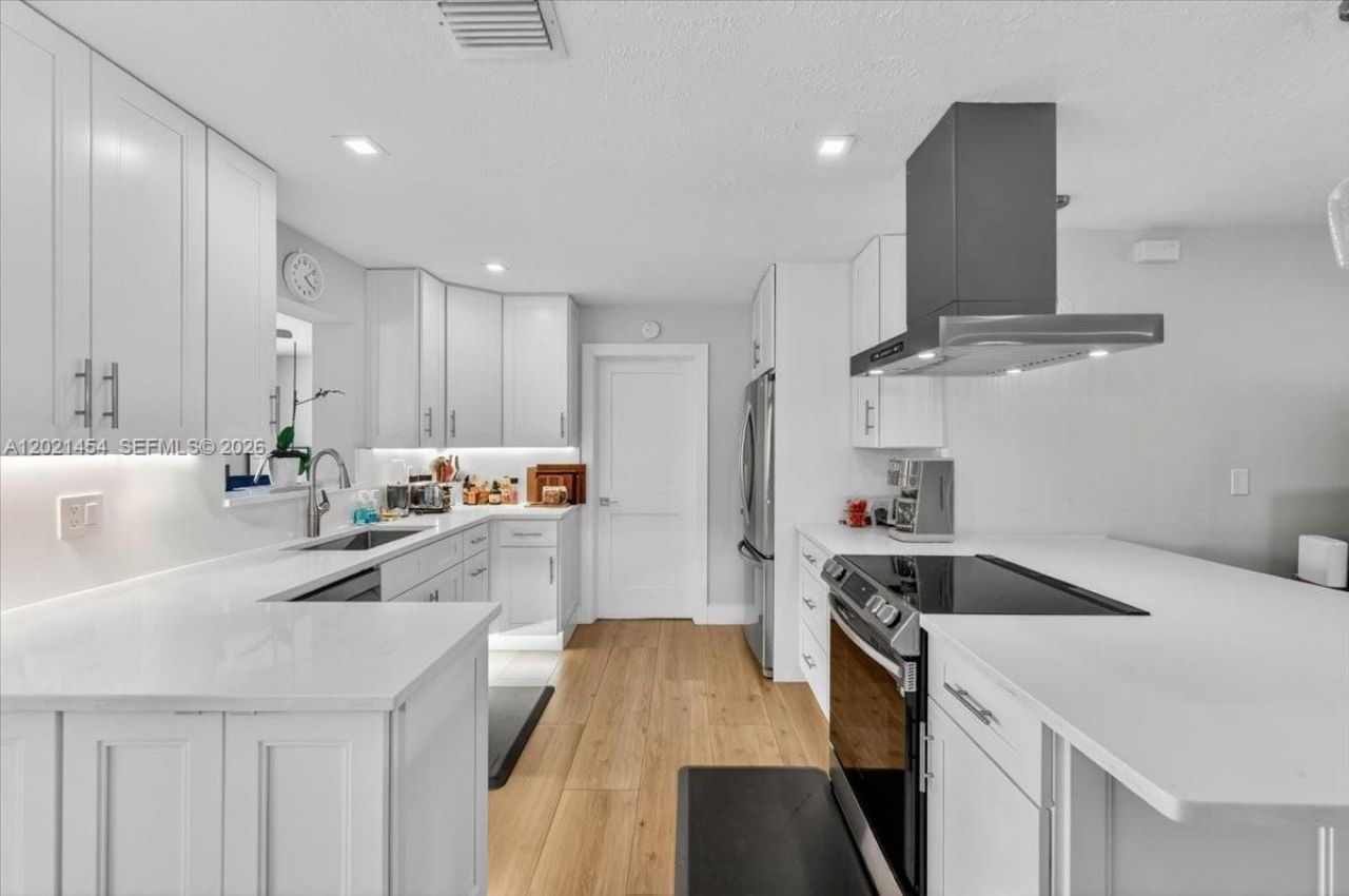 164 NE 30th St, Wilton Manors, FL 33334 Photo
