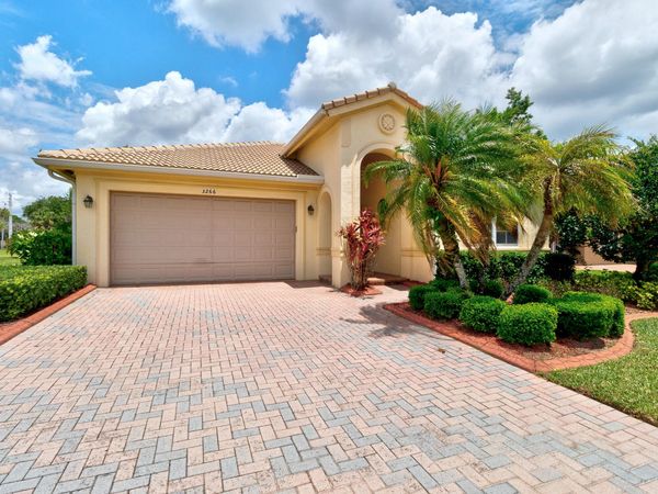 3266 Sussex Way, Vero Beach, FL 32966