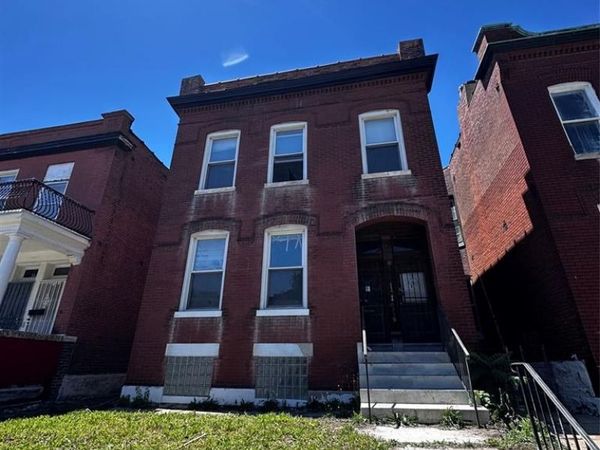 3239 Nebraska Avenue, St Louis, MO 63118