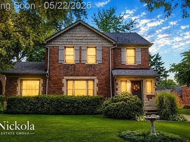 515 Barrington Road, Grosse Pointe Park, MI 48230