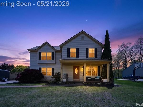 5425 Blossom Lane, Fenton Twp, MI 48451