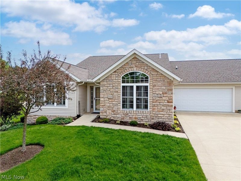 233 Woodbury Circle, Dalton, OH 44618 Photo 2