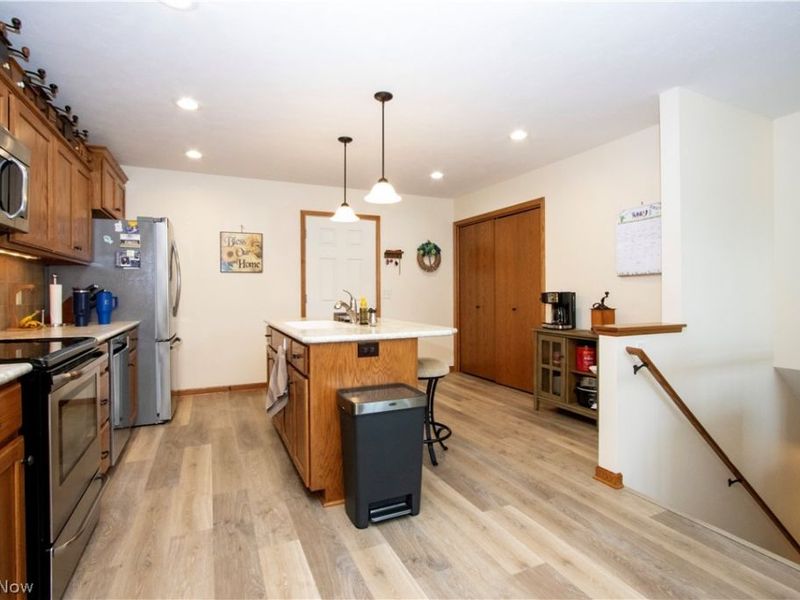 233 Woodbury Circle, Dalton, OH 44618 Photo 4