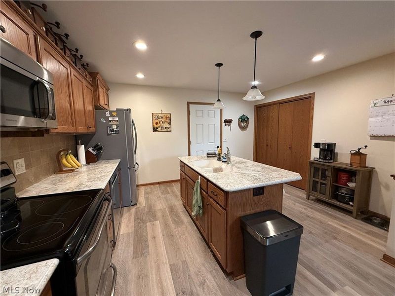233 Woodbury Circle, Dalton, OH 44618 Photo 5