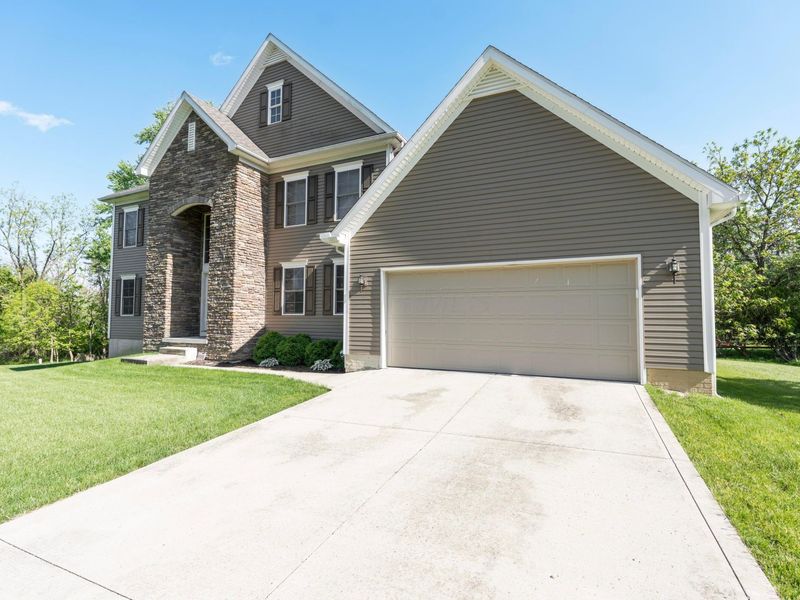 6431 W Mohican Drive, Powell, OH 43065 Photo 2