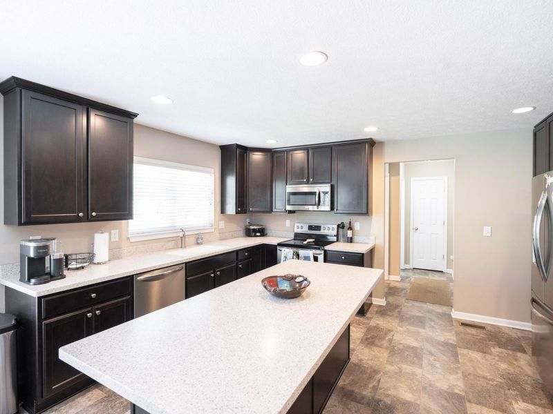 6431 W Mohican Drive, Powell, OH 43065 Photo 7