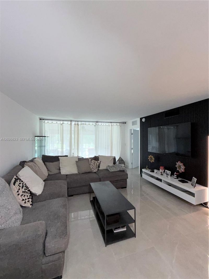605 Oaks Dr , Unit 307, Pompano Beach, FL 33069 Photo