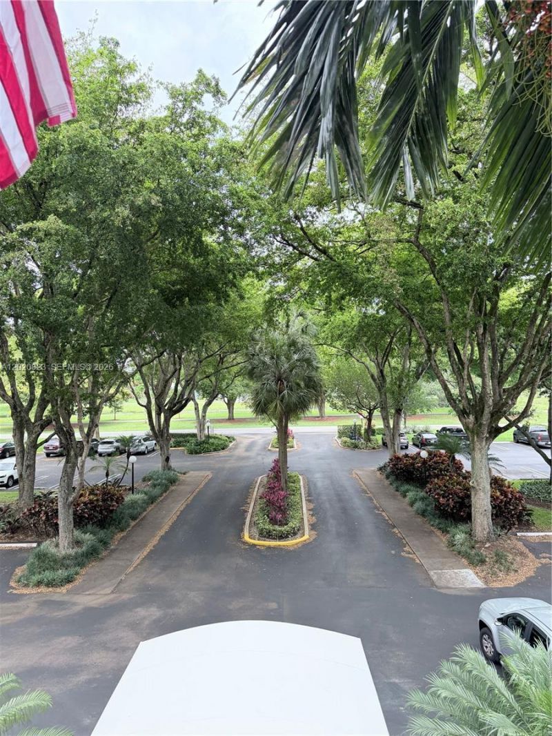 605 Oaks Dr , Unit 307, Pompano Beach, FL 33069 Photo