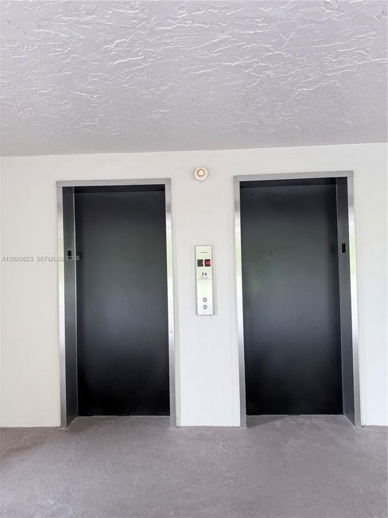 605 Oaks Dr , Unit 307, Pompano Beach, FL 33069 Photo