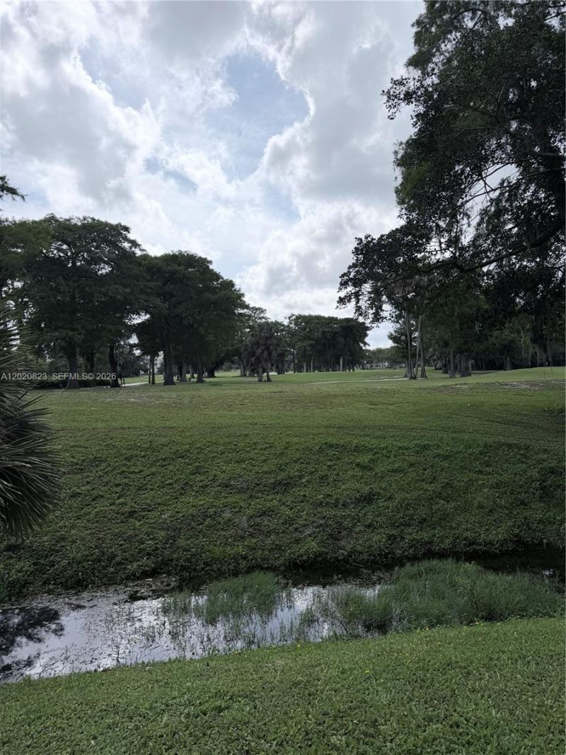 605 Oaks Dr , Unit 307, Pompano Beach, FL 33069 Photo