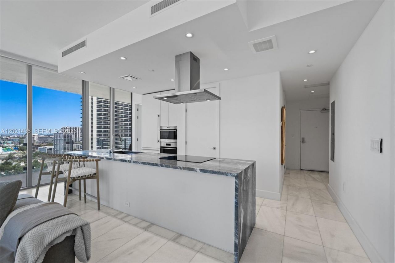 700 NE 26th Ter, Unit 2105, Miami, FL 33137 Photo