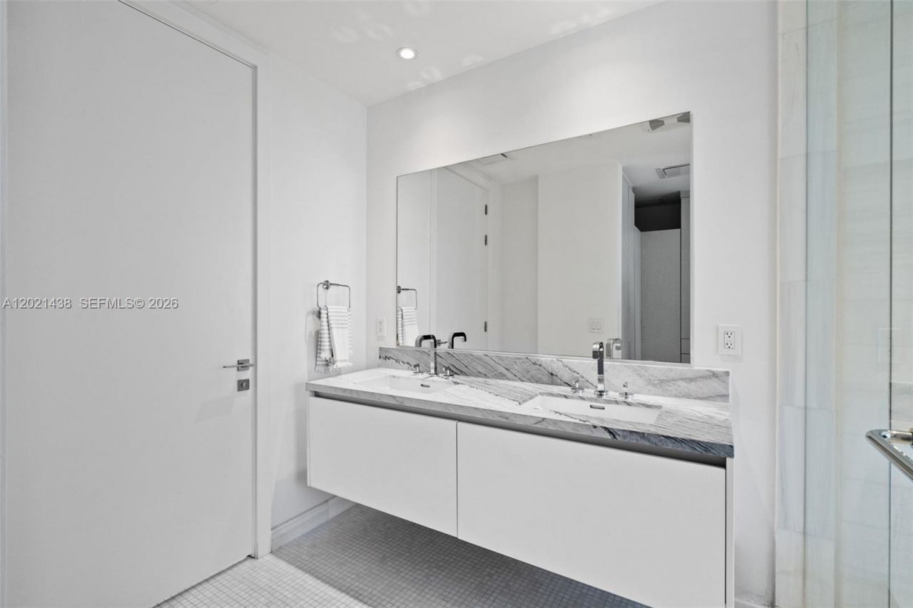 700 NE 26th Ter, Unit 2105, Miami, FL 33137 Photo