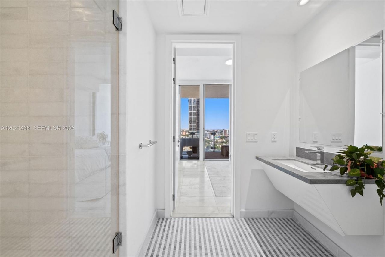 700 NE 26th Ter, Unit 2105, Miami, FL 33137 Photo