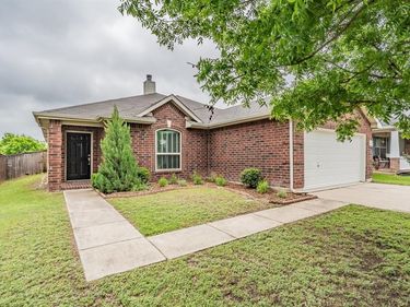 629 Chalk Knoll Road, Fort Worth, TX 76108