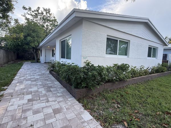 909 NE 10th Avenue, Unit # 1, Pompano Beach, FL 33060