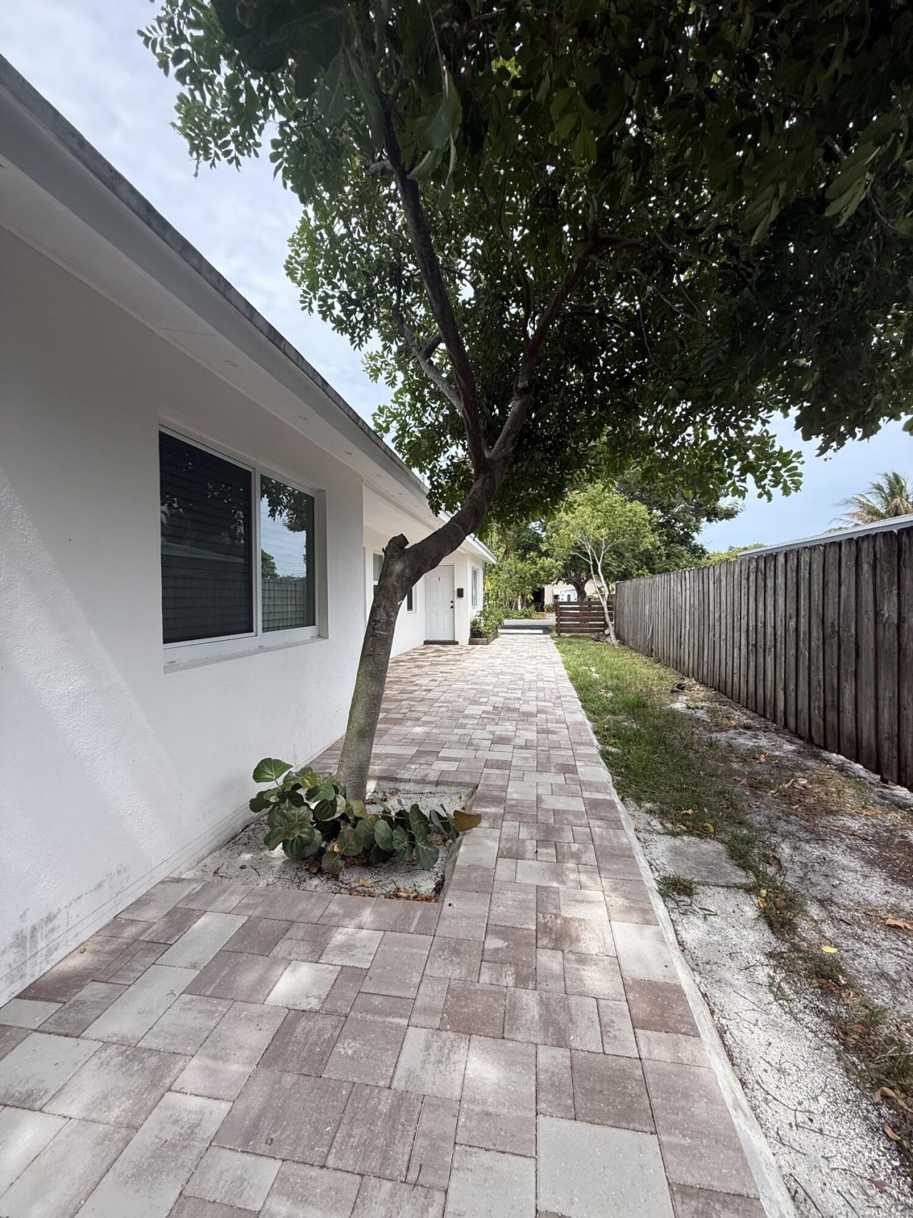 909 NE 10th Avenue, Unit # 1, Pompano Beach, FL 33060 Photo