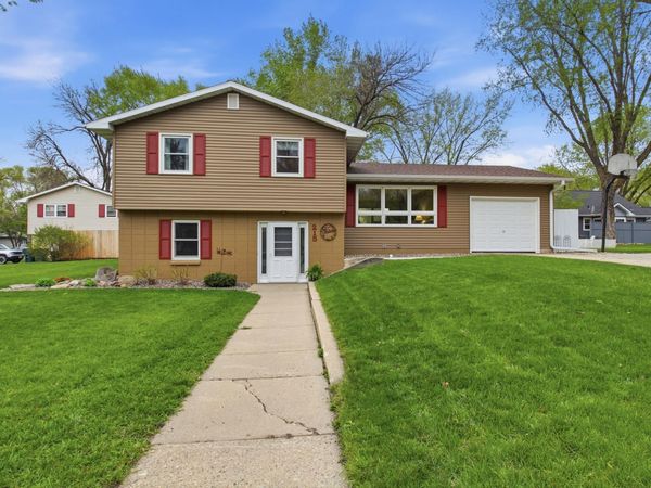 215 Terrace Drive SW, Willmar, MN 56201