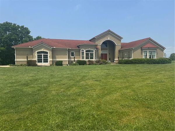 10 Country Club Lane, Garnett, KS 66032