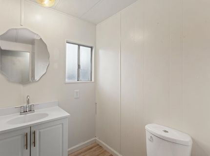 10035 Mills Station Rd #100, Sacramento, CA 95827 Photo