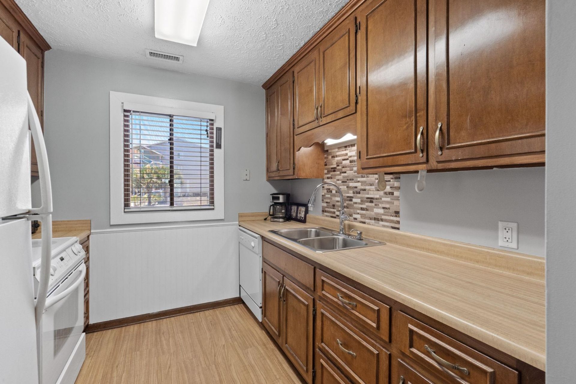618 N Waccamaw Dr.  Photo 16