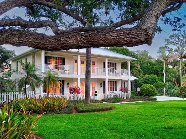2 Castle Hill Way, Sewalls Point, FL 34996