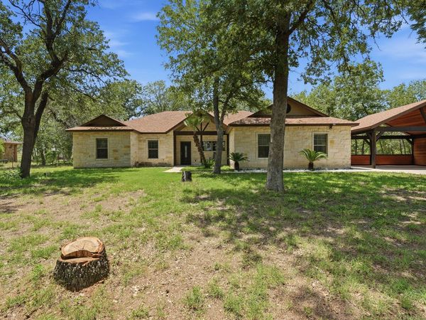 105 Wild Stallion, La Vernia, TX 78121