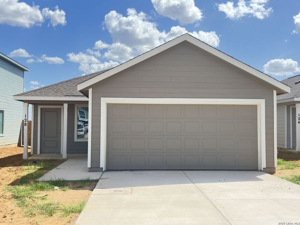 128 Bronco Ridge, Pleasanton, TX 78064