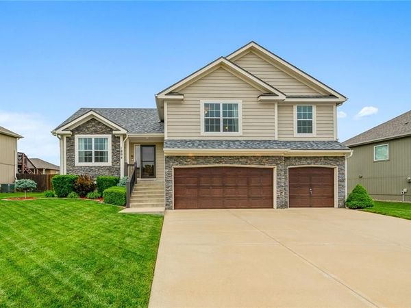 1804 NW 94th Terrace, Kansas City, MO 64155