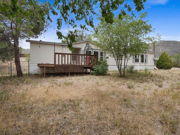4 Whittier Place SE, Albuquerque, NM 87123