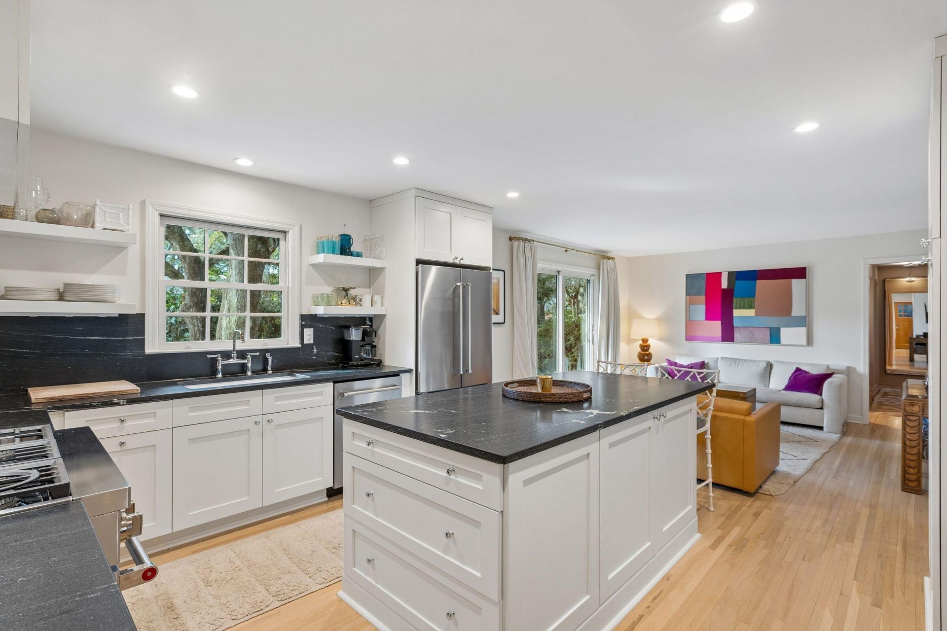1209 Kensington Drive Photo 13