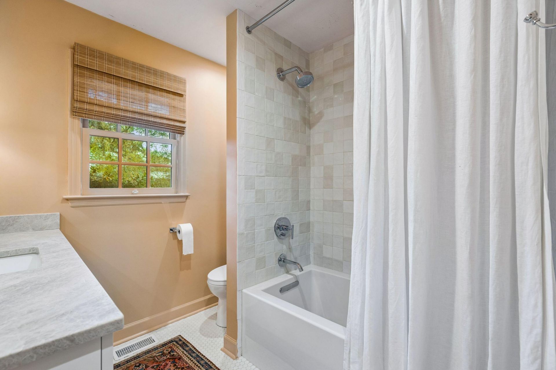 1209 Kensington Drive Photo 17