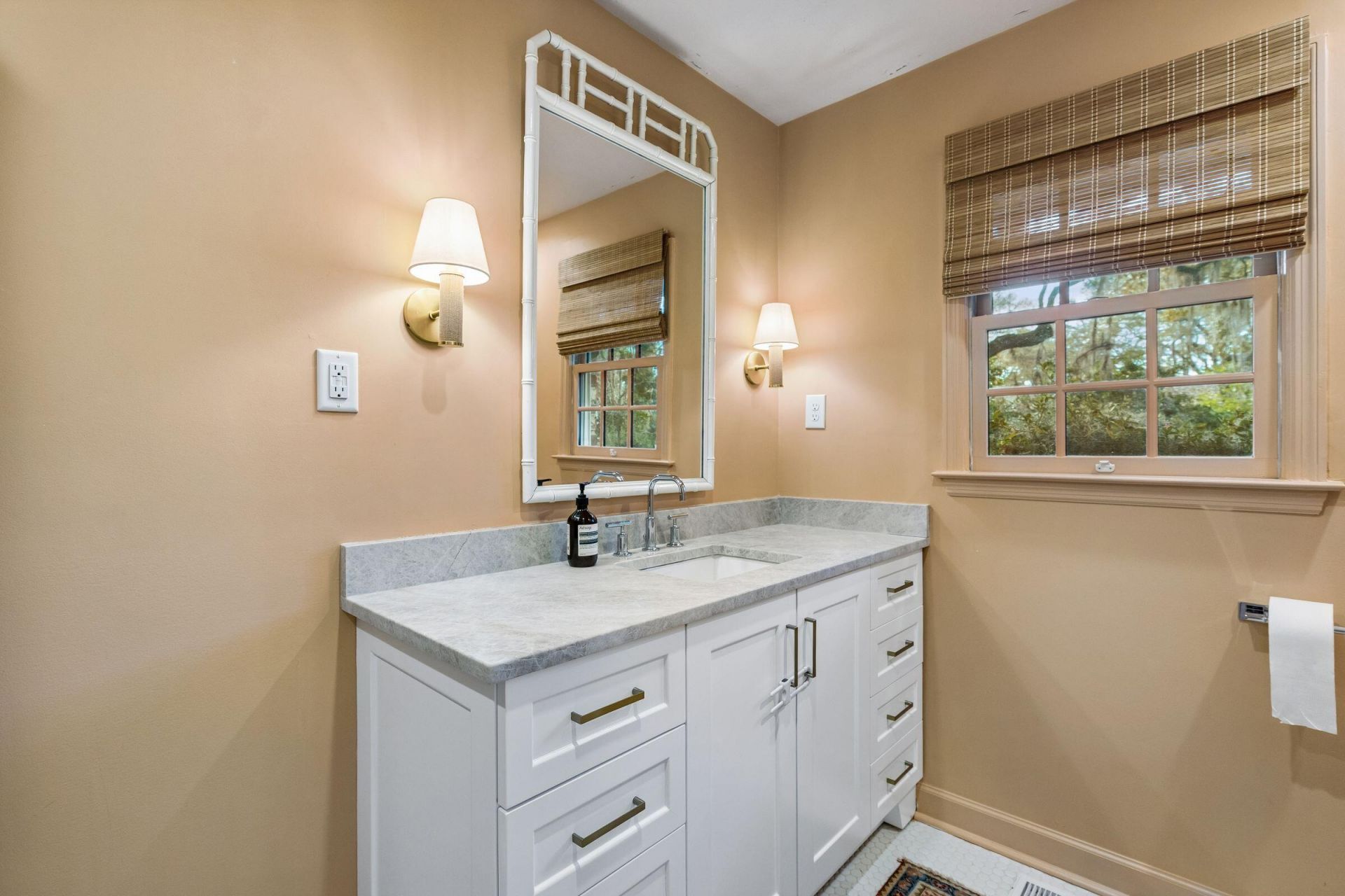 1209 Kensington Drive Photo 18