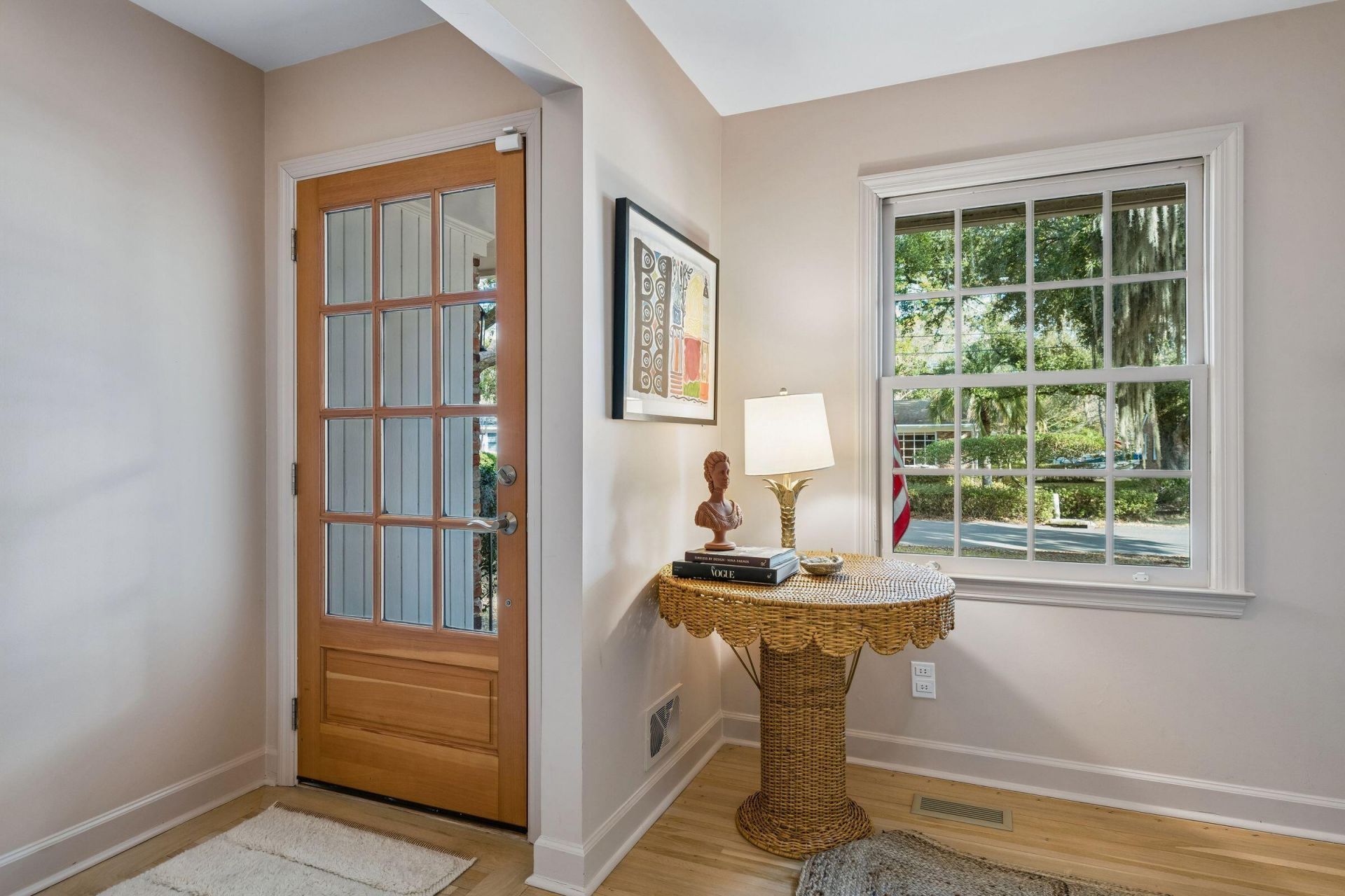 1209 Kensington Drive Photo 4