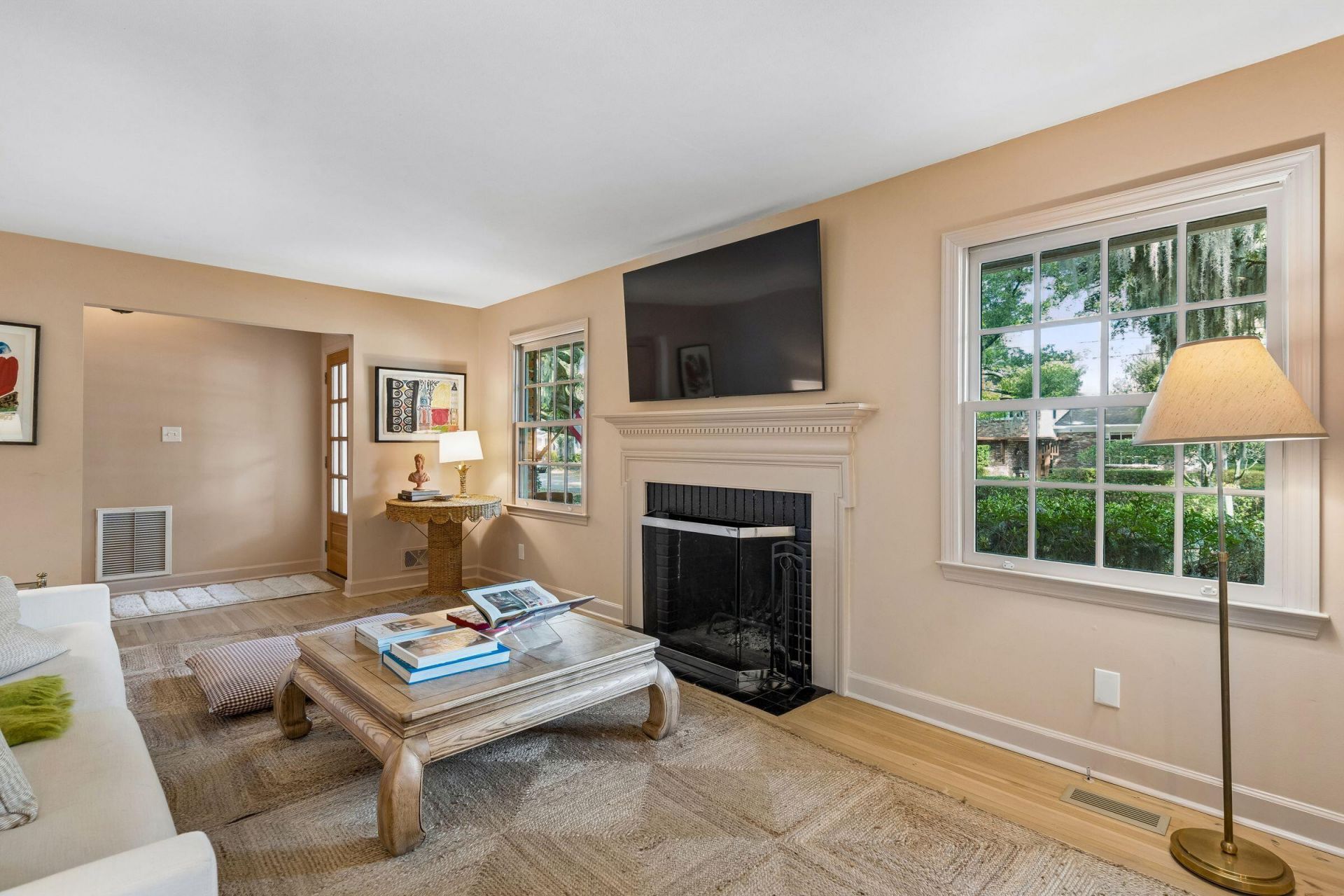 1209 Kensington Drive Photo 5