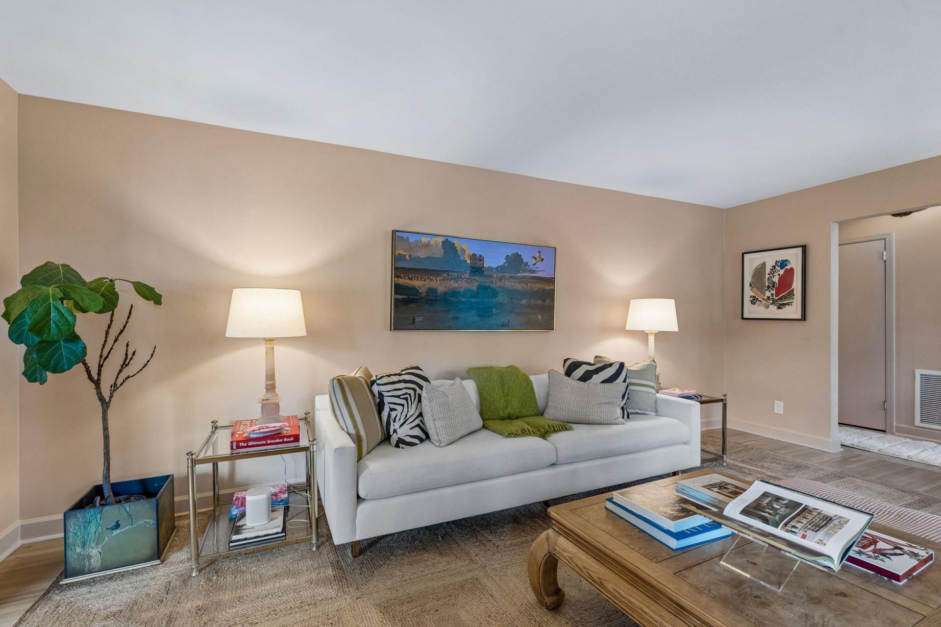 1209 Kensington Drive Photo 7