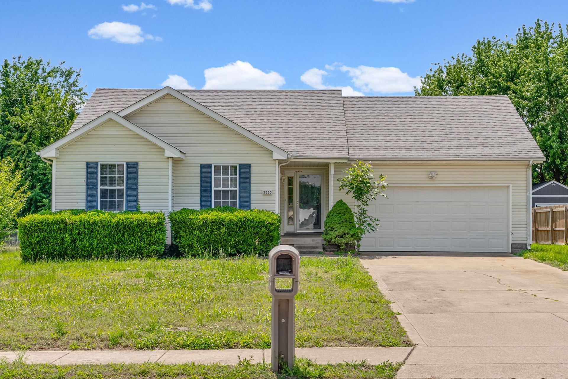 3865 Roscommon Way, Clarksville, TN 37040 Main Photo