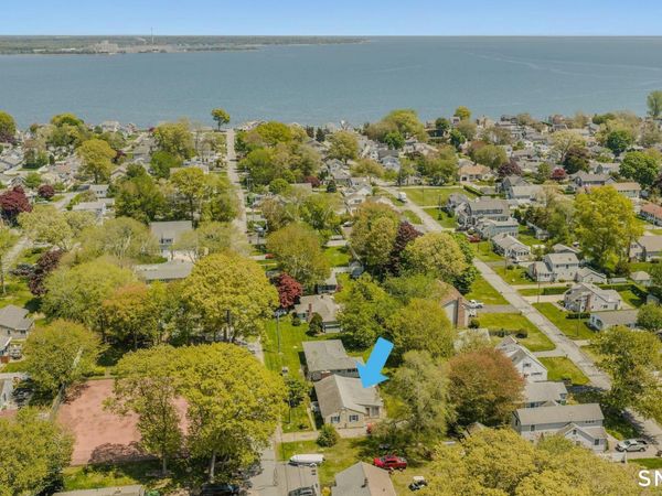 64 Nehantic, East Lyme, CT 06357