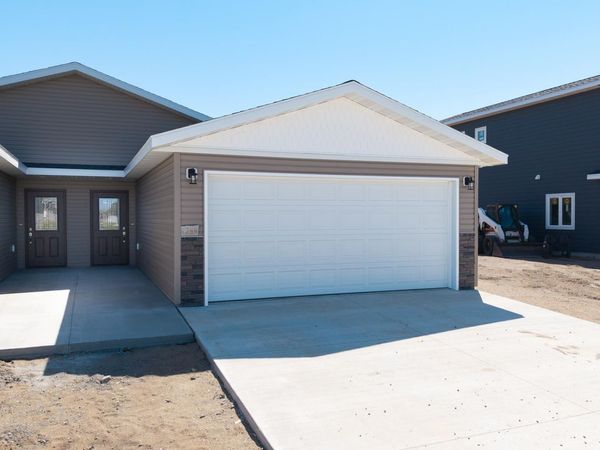 1244 4th Avenue NW, Valley City, ND 58072