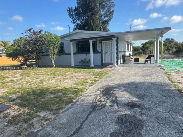 2801 NW 183rd St , Miami Gardens, FL 33056