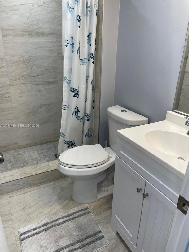 1351 NE Miami Gardens Dr, Unit 402E, Miami, FL 33179 Photo