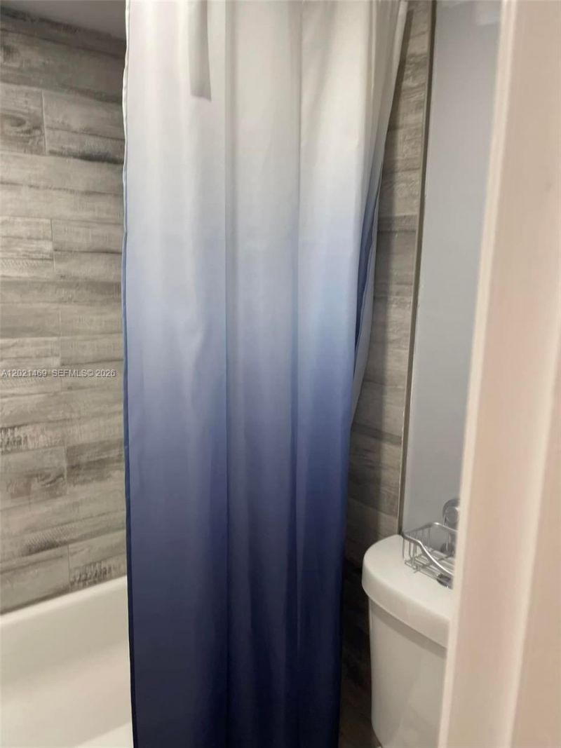 1351 NE Miami Gardens Dr, Unit 402E, Miami, FL 33179 Photo