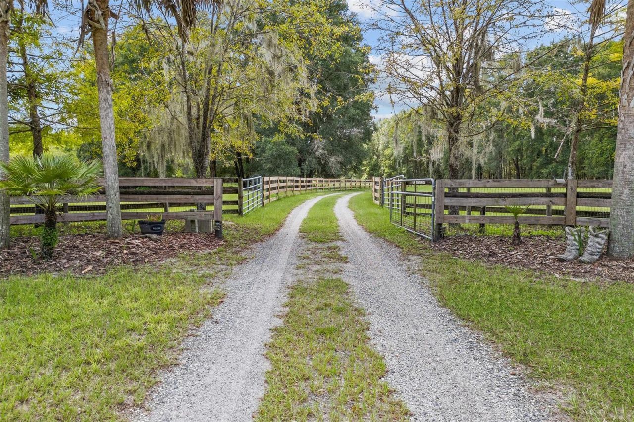 25743 NW 62nd Avenue, High Springs, FL 32643 Photo