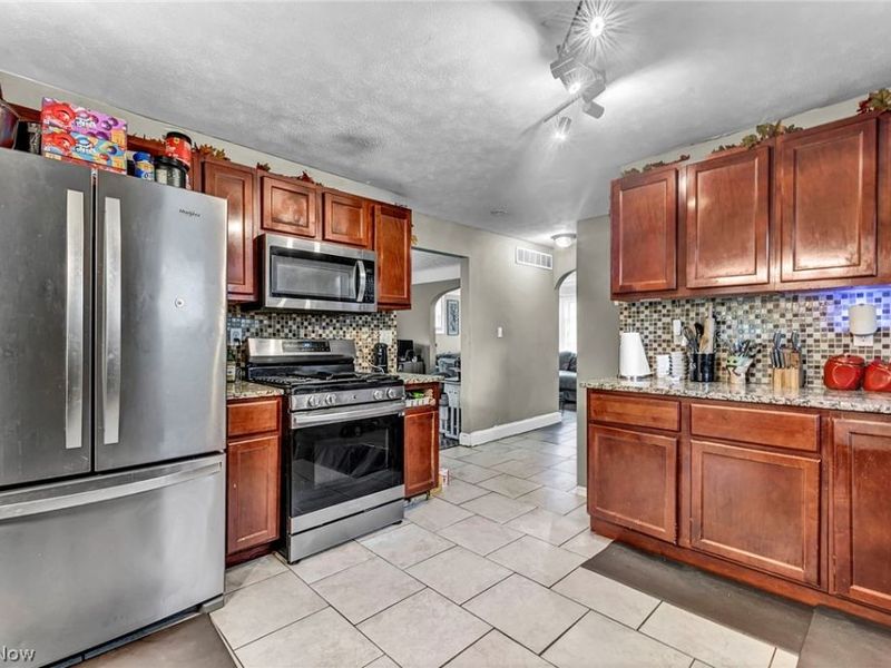1270 Plainfield Road, South Euclid, OH 44121 Photo 6