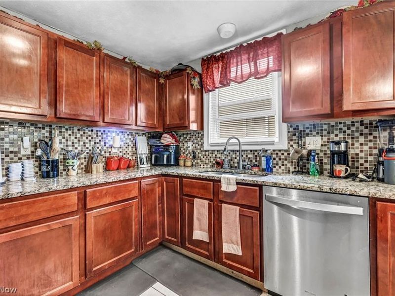 1270 Plainfield Road, South Euclid, OH 44121 Photo 9