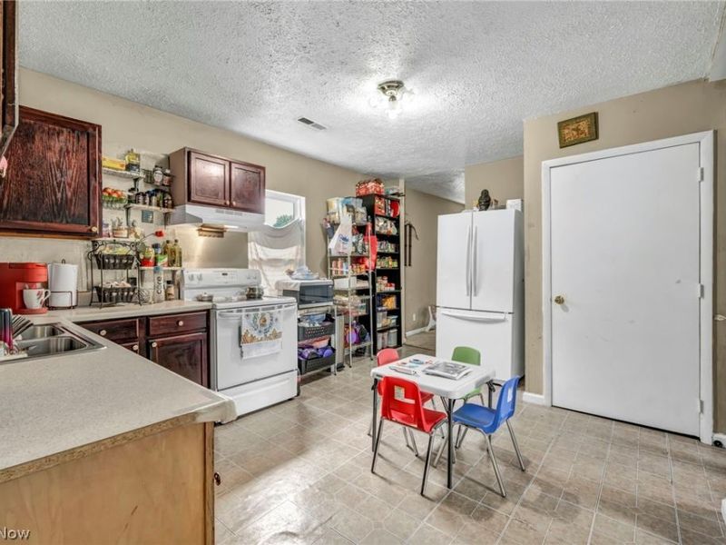 1813 Lexington Avenue, Lorain, OH 44052 Photo 9