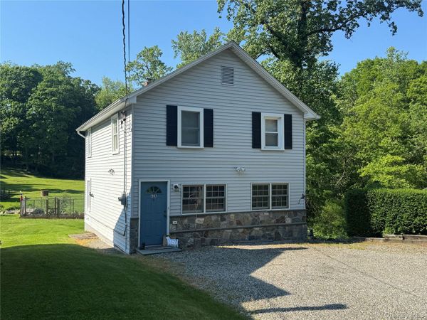 62 Whippoorwill Road E, Unit A, Armonk, NY 10504