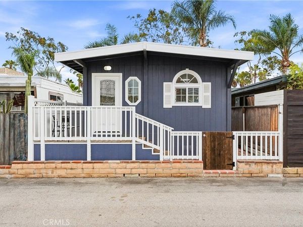 14 Cottonwood Lane, Seal Beach, CA 90740